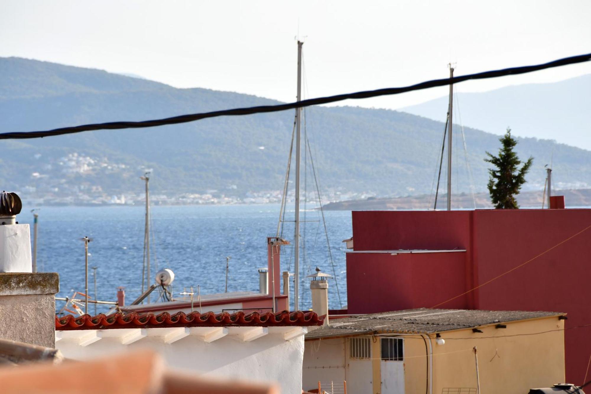 Αρχοντικό Σπίτι Στην Αίγινα Apartment Luaran gambar