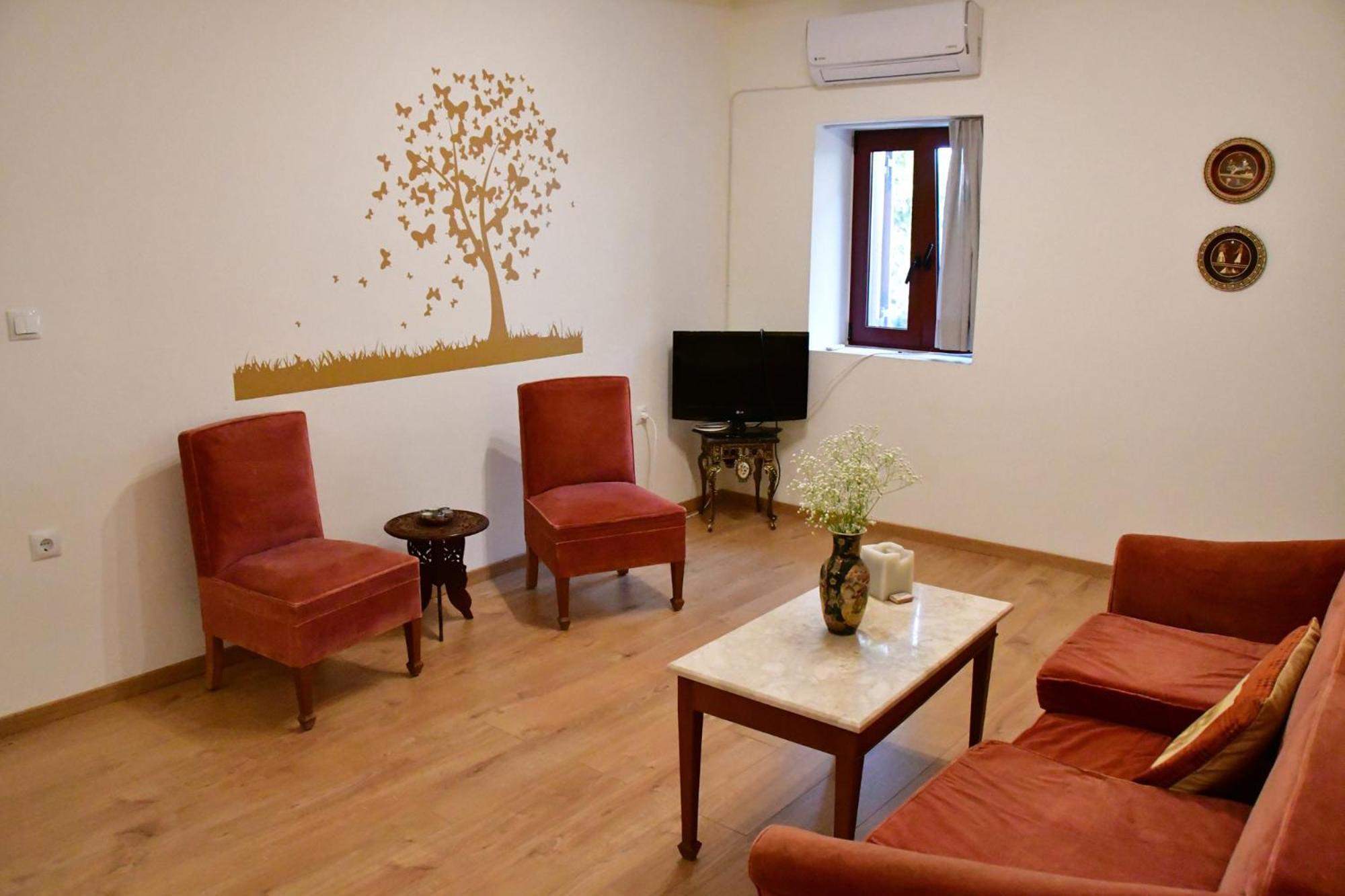 Αρχοντικό Σπίτι Στην Αίγινα Apartment Luaran gambar